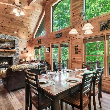 Peaceful Family Cabin With Hot Tub, Game Room, & More! Sevierville Kültér fotó
