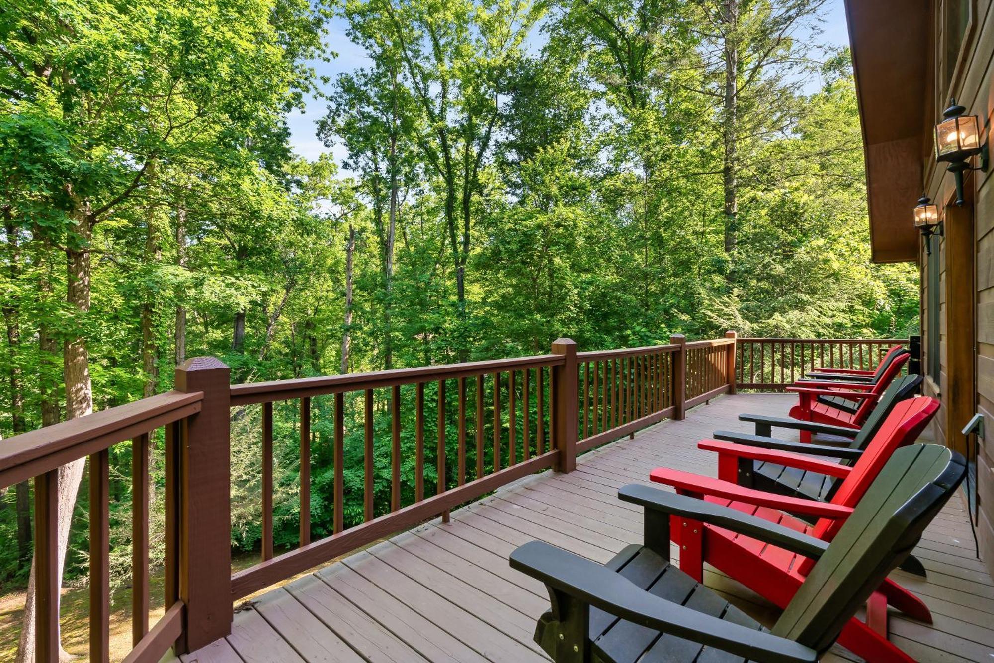 Peaceful Family Cabin With Hot Tub, Game Room, & More! Sevierville Kültér fotó