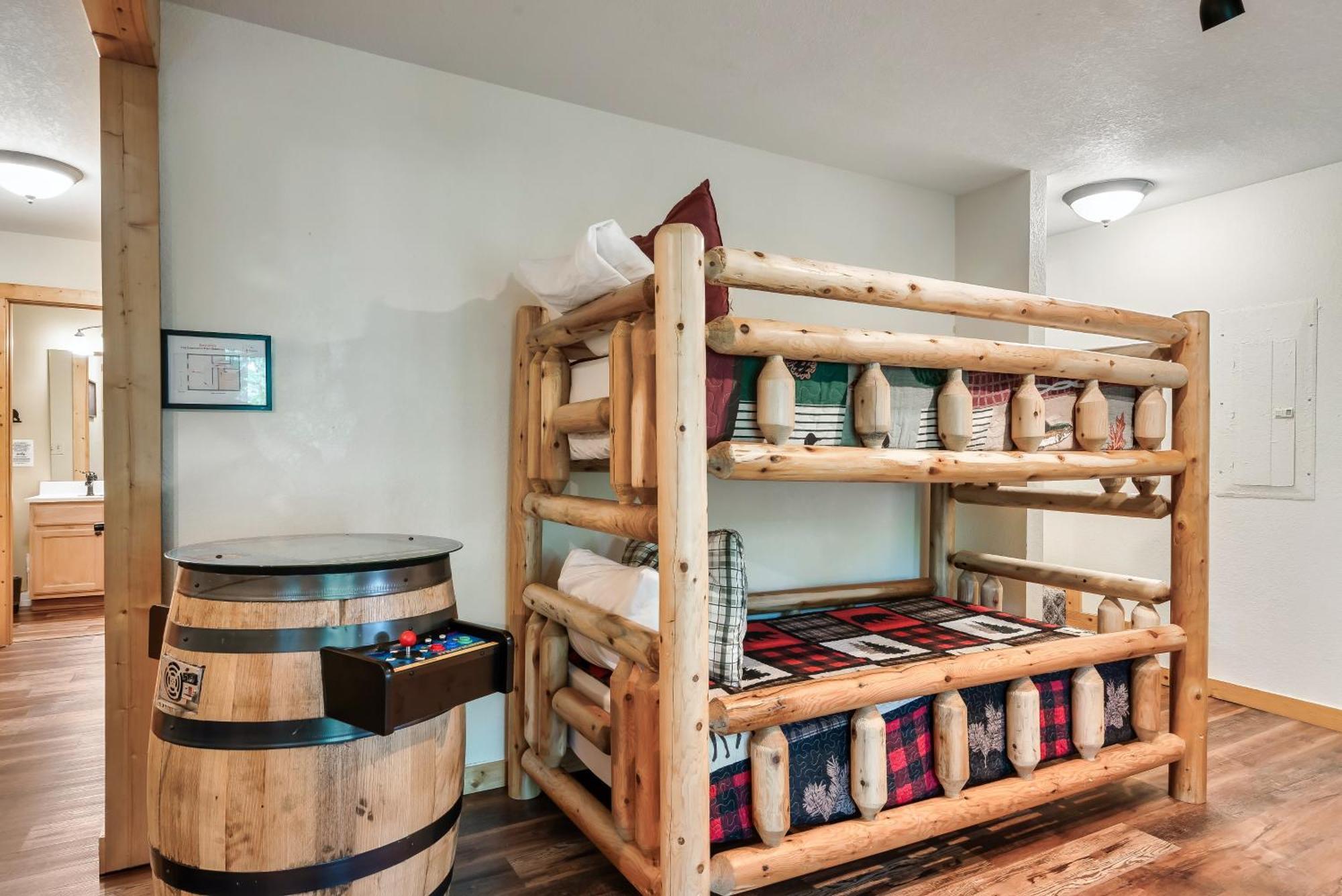Peaceful Family Cabin With Hot Tub, Game Room, & More! Sevierville Kültér fotó