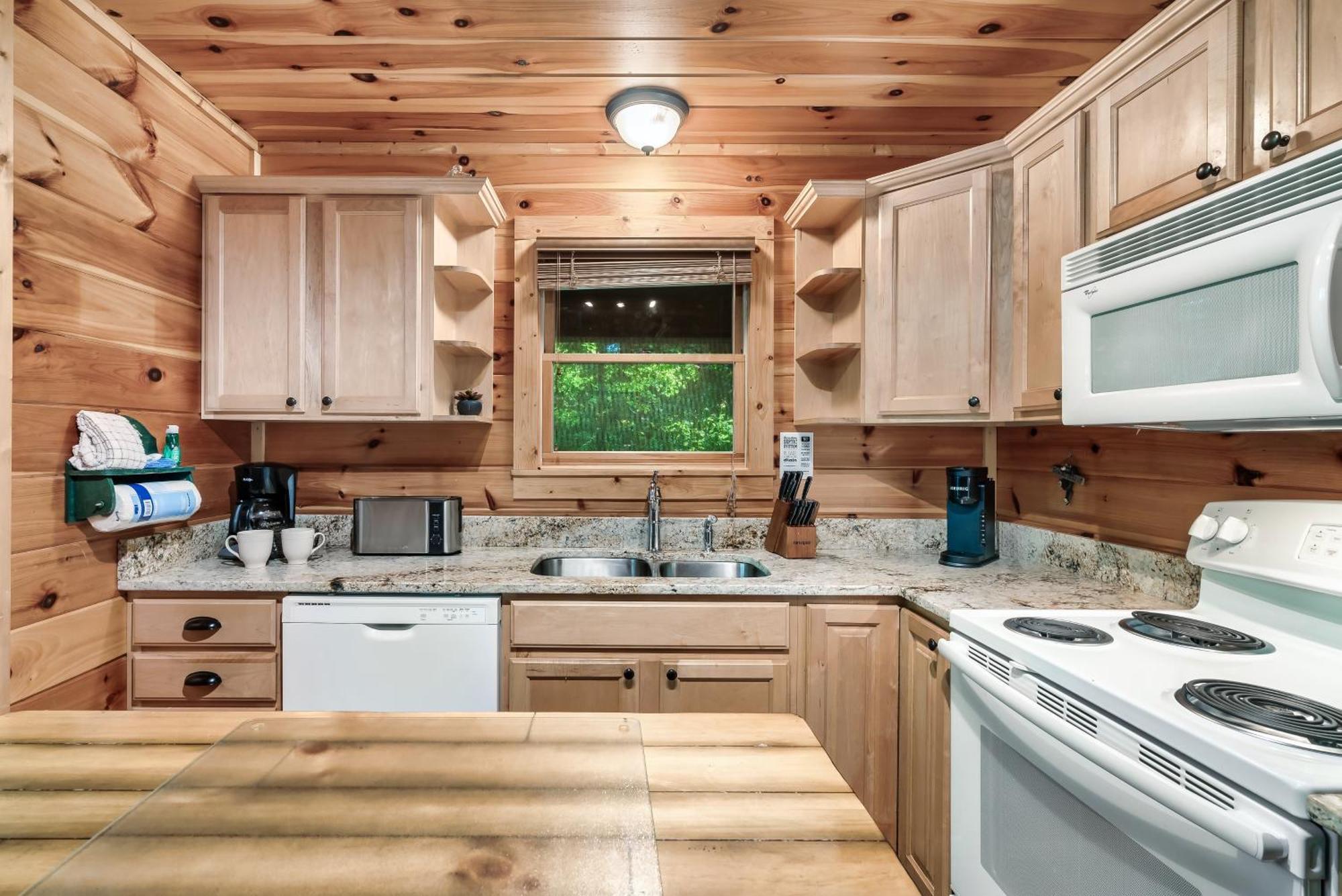 Peaceful Family Cabin With Hot Tub, Game Room, & More! Sevierville Kültér fotó
