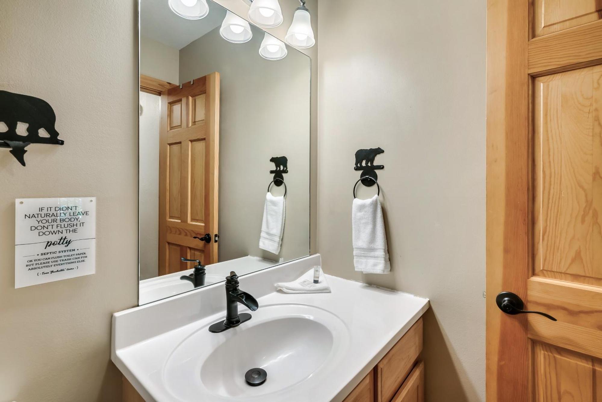 Peaceful Family Cabin With Hot Tub, Game Room, & More! Sevierville Kültér fotó